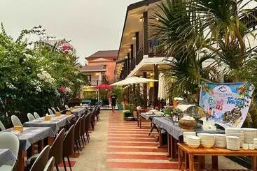 ホテル Champa Inn Resort