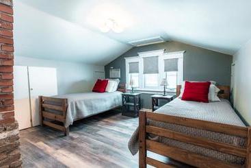 Отель Secret Garden Bed And Breakfast