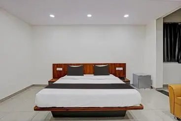 ホテル Collection O Kanha Inn