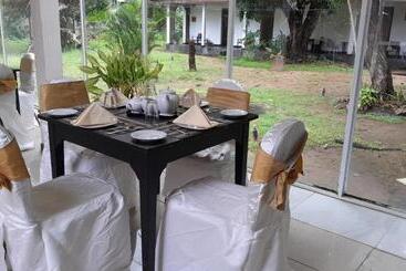 فندق Lanka Inn