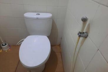 Hotel Oyo Life 93160 Kost Jenny Karawang