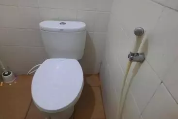 Hotel Oyo Life 93160 Kost Jenny Karawang