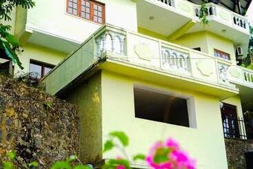 Pensione The Bbc Cheliyan Villa