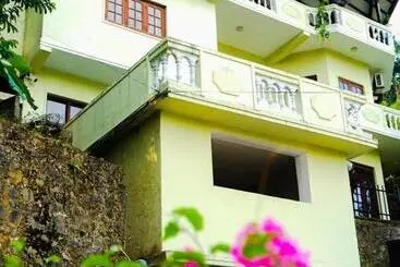 Pensió The Bbc Cheliyan Villa