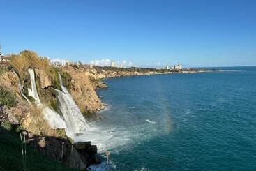 Huoneistohotelli Real Homes Lara