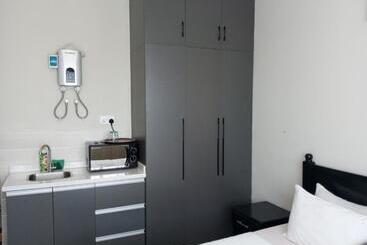 تختخواب و صبحانه Kaime Homes