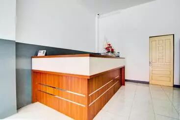 Otel Oyo 93190 Sartika Gh Syariah