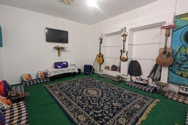 Albergue Wandering Musician Bir