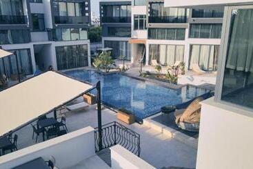 هتل Chic Flat W Pool 5 Min To Beach In Kyrenia
