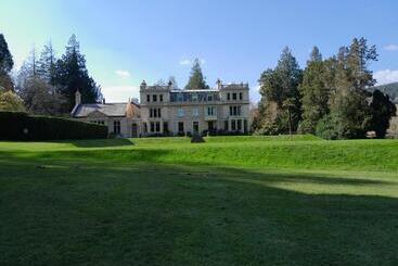 Hotelli Holne Park House At River Dart Country Park