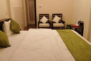 Hotelli Rolyda Guest House