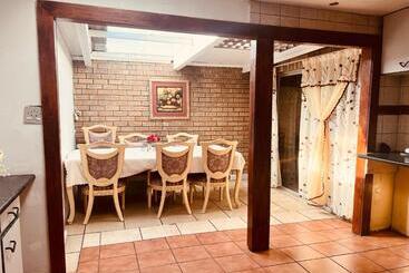 بنسيون Husein Accommodations