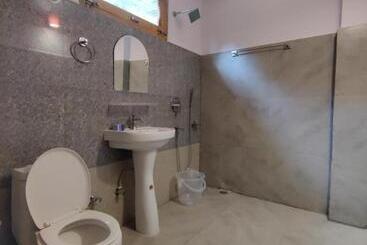 Albergue Firgun Chapter Jaan