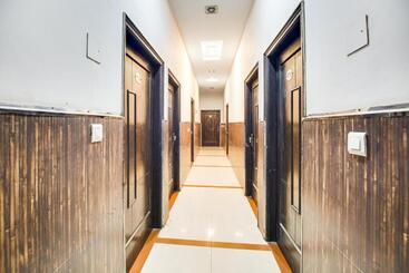 Oyo Flagship 81310 Hotel Sunrise