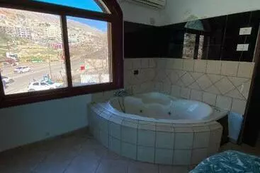 B&b סהרת חוב