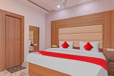 Flagship Hotel The Aryan