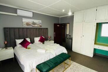 Shibar Botique And Spa