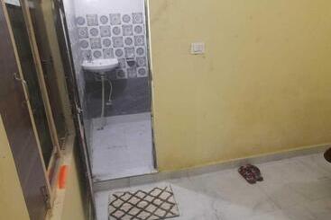 Oyo Hotel Signature Inn