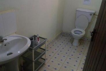 پانسیون Knowledge For Change House