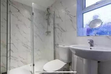 Pensió Modern Guest House