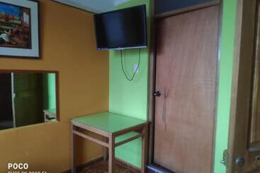 ユースホステル Hospedaje El Pino