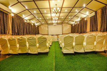 Fabhotel Shakti Palace   Nr Ponda