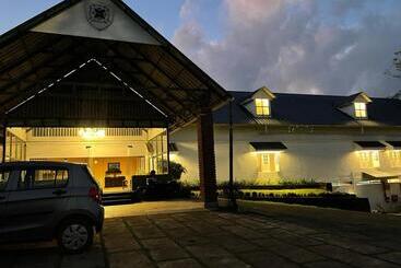 Hotel Agincourt Kuttikkanam