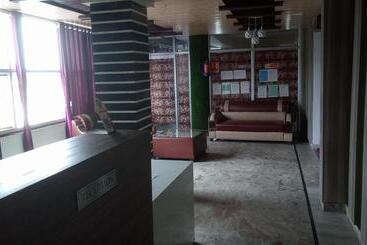 Отель Mehraz Residency