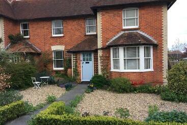 צימר Tranquil, Luxurious Double Bedroom, En Suite, Cosy Private Lounge, Woodburner & Your Own Front Door