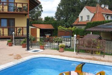 פנסיון Penzion Tina