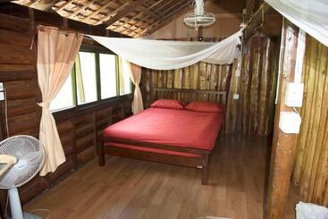 Majatalo Sunflower Boathouse