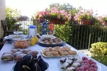 ベッドアンドブレックファースト Villa Fiorita