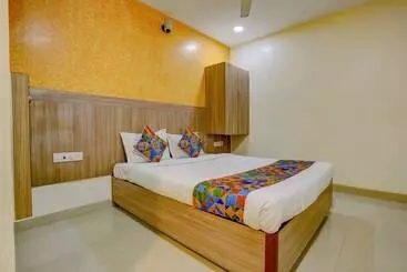 Otel Fabexpress Prakash Inn