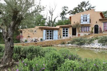 Hôtel Moon River Village