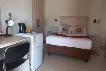 هتل Palm Afrique Lodge Botswana