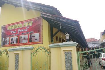 Szálloda Spot On 93005 Berkah Kedawung Syariah Near Fakultas Farmasi Universitas Muhammadiyah Ahmad Dahlan Ci