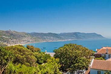 فندق A Boat House