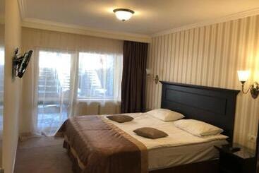 Hotel Complex Mona Caraiman