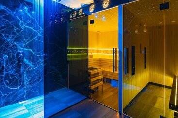 בית מלון כפרי Sądelski Dwór Medical & Spa