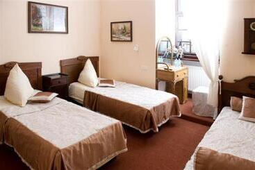 בית מלון כפרי Zamek Dobra