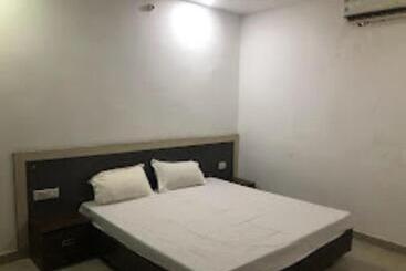 Hotel Paradise Shivpur , Varanasi