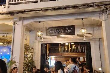 Bop`s Cocktail Bar And Hostel