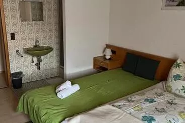 Retkeilymaja Lenche Gasthaus Neumayer