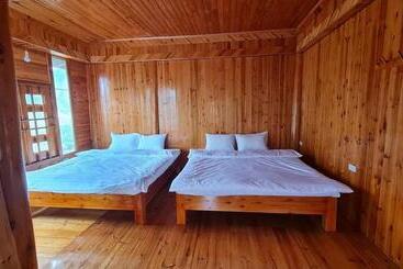 Bed and Breakfast Farmstay Alenh Lùng Phình