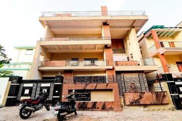 Hotel Goroomgo Purple Villa Bhubaneswar
