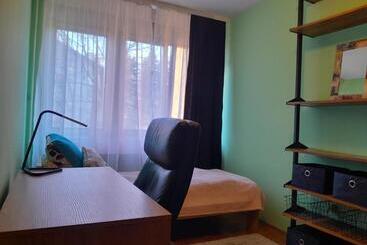 پانسیون Quiet Room With Workspace In Top Location