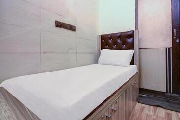 הוסטל Zest Stays   Meadow Inn 1058