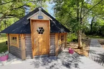 Aamiaismajoitus (B&B) Nedleys Glamping