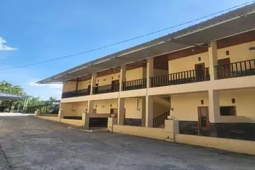 هتل Capital O 93533 Griya Denok