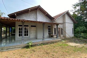 Hotel Spot On 93527 Agus Kostel Syariah